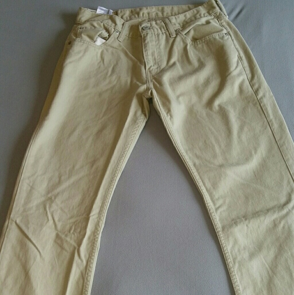 Men's Levi's pants